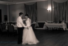 bride and groom last dance