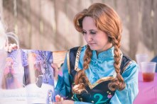 princess Anna reading book